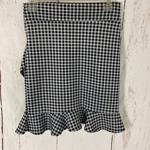 Skirt - Picture 2 of 4